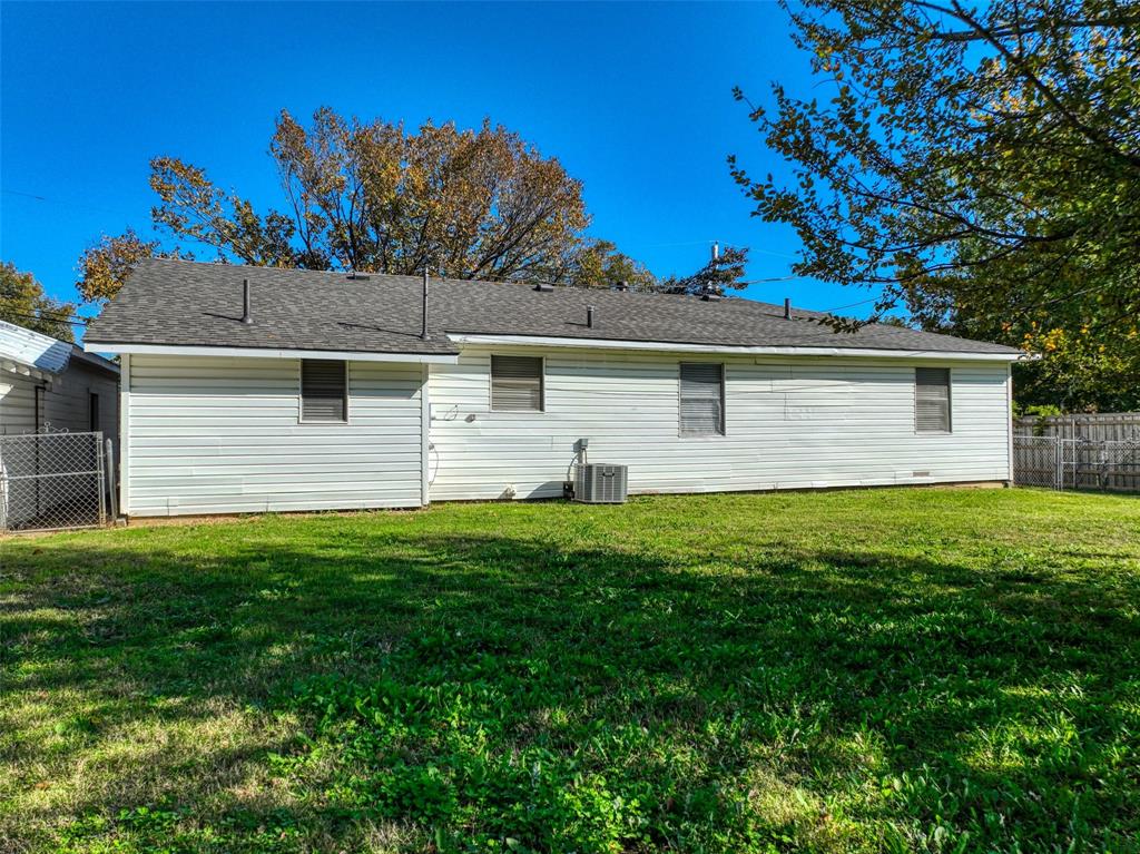 516 South Church Street Pilot Point, TX 76258 - Photo 32 of 36