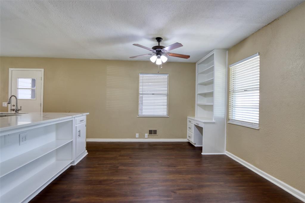 516 South Church Street Pilot Point, TX 76258 - Photo 4 of 36