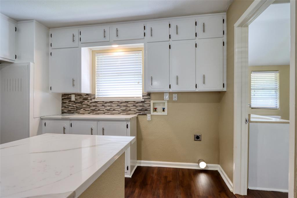 516 South Church Street Pilot Point, TX 76258 - Photo 8 of 36