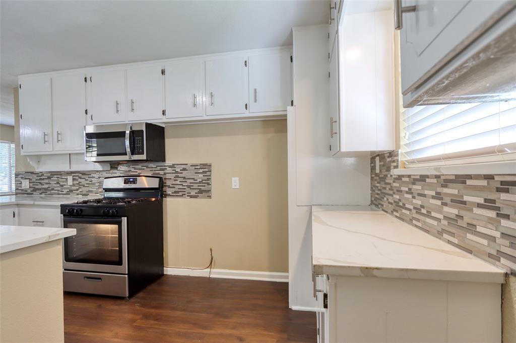 516 South Church Street Pilot Point, TX 76258 - Photo 9 of 36