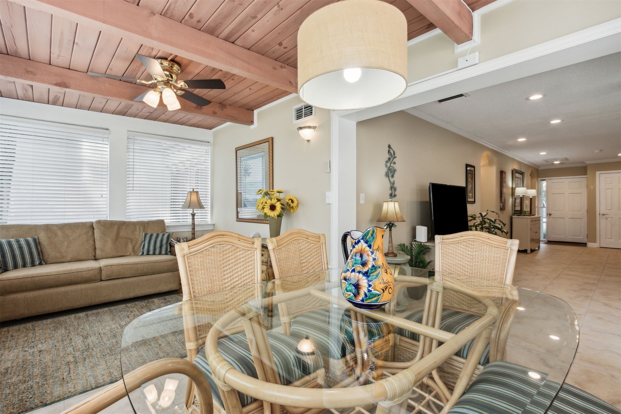 3327 Sea Marsh Road, Unit 3327 Fernandina Beach, FL 32034 - Photo 15 of 39 a living room with furniture and a flat screen tv