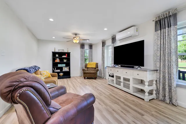 $550,000 | 701 South Southwind Trail, Cleveland, TX 77328