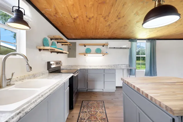 $550,000 | 701 South Southwind Trail, Cleveland, TX 77328