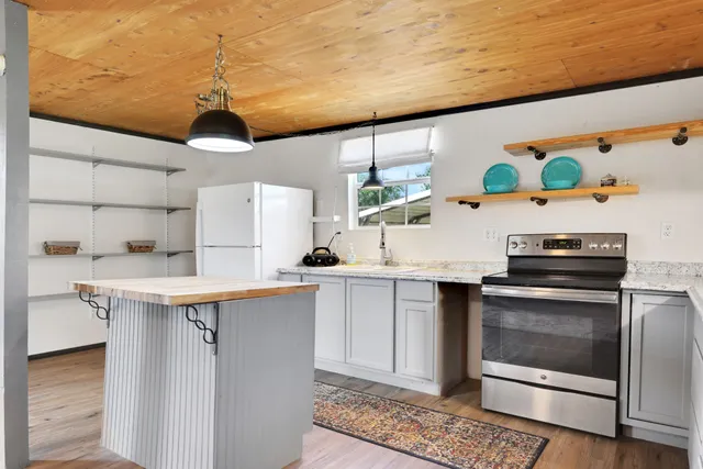 $550,000 | 701 South Southwind Trail, Cleveland, TX 77328