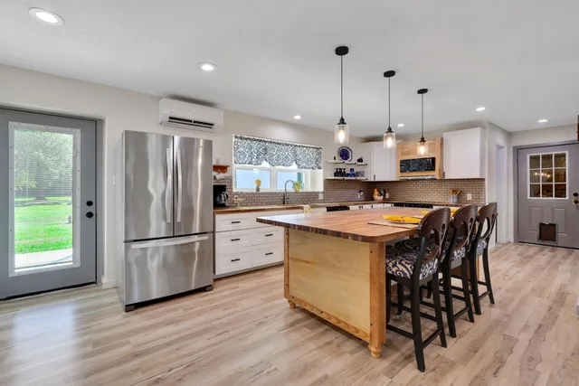 $550,000 | 701 South Southwind Trail, Cleveland, TX 77328