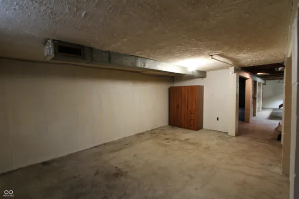 $230,000 | 514 Memorial Drive, Beech Grove, IN 46107