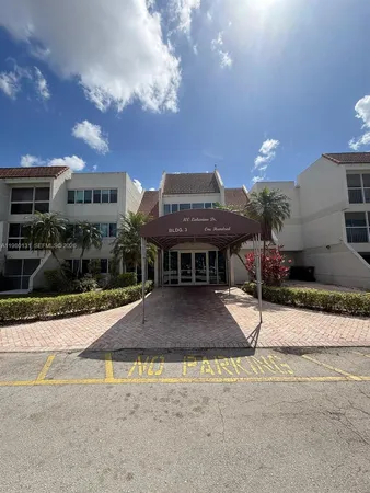 a view of the house and street view