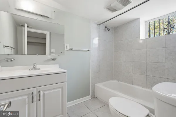 $1,900 | 212 North Streeper Street, Baltimore, MD 21224