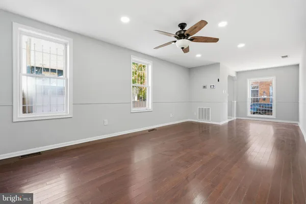 $1,900 | 212 North Streeper Street, Baltimore, MD 21224