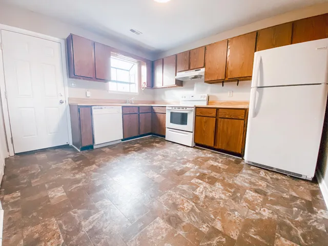 $1,000 | 210 Yaupon Drive, Jacksonville, NC 28546