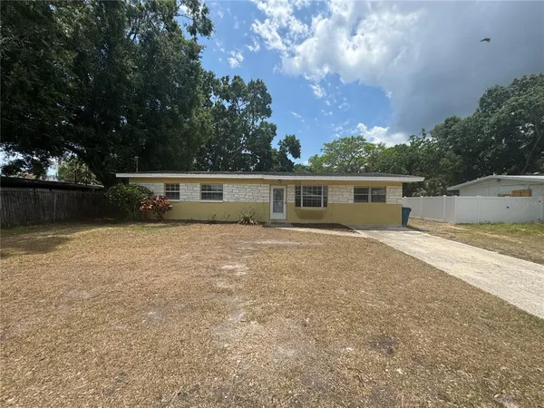 a view of house with outdoor space