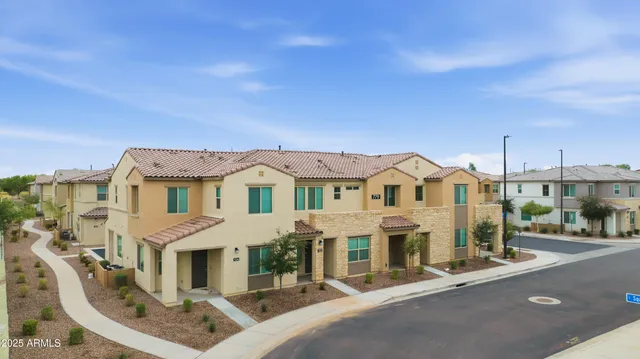 $405,000 | 779 East Doral Avenue, Unit 102, Gilbert, AZ 85297