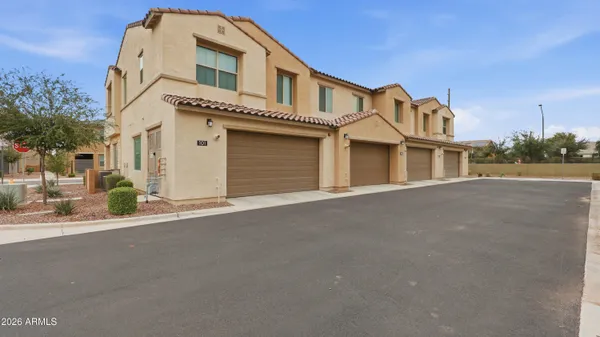 $399,900 | 779 East Doral Avenue, Unit 102, Gilbert, AZ 85297