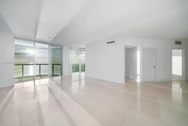 $2,999,999 | 6365 Collins Avenue, Unit 2901, Miami Beach, FL 33141