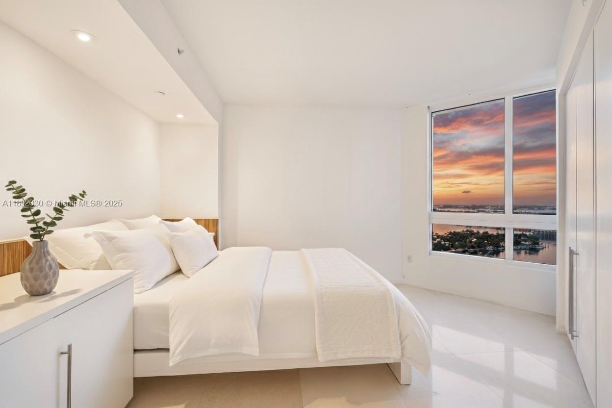 6365 Collins Avenue, Unit 2901 Miami Beach, FL 33141 - Photo 6 of 44