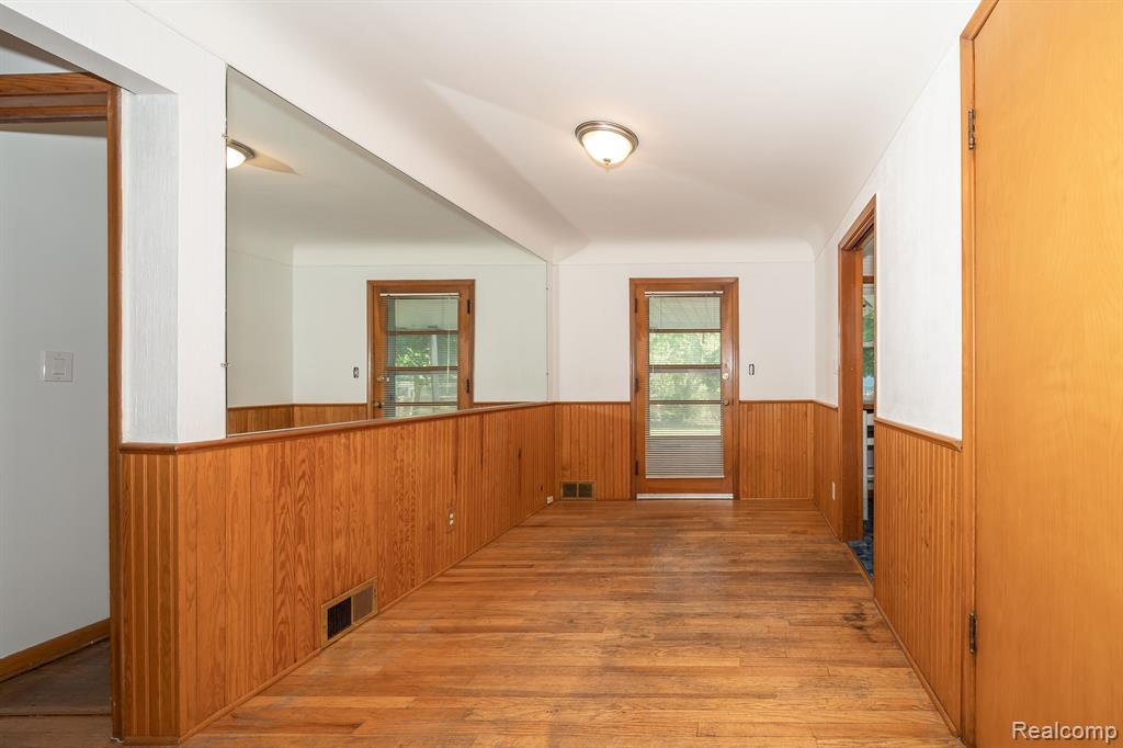 1292 East Maple Road Birmingham, MI 48009 - Photo 8 of 24