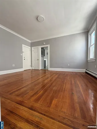 $2,500 | 172-174 North 10th Street, Unit 2, Newark, NJ 07107