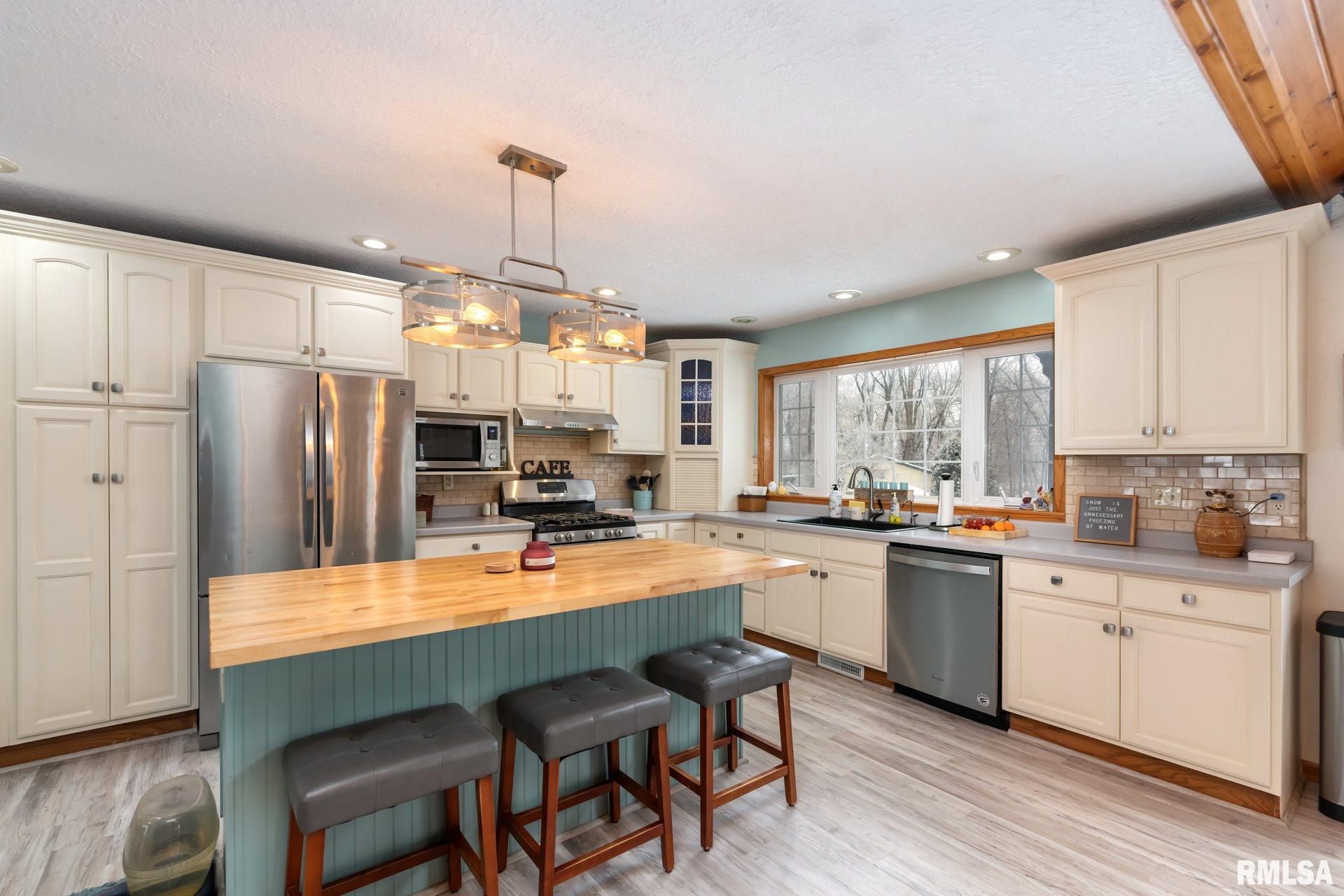 25787 Angel Ferry Road Geneseo, IL 61254 - Photo 8 of 38 Gallery Image 8