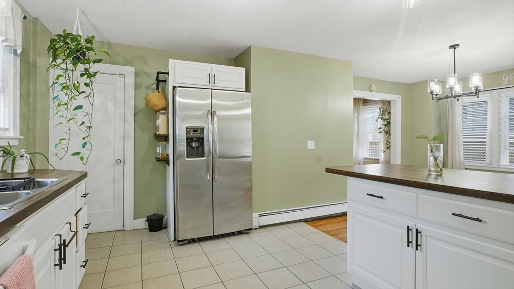 87 Lakevilla Avenue Springfield, MA 01109 - Photo 15 of 39