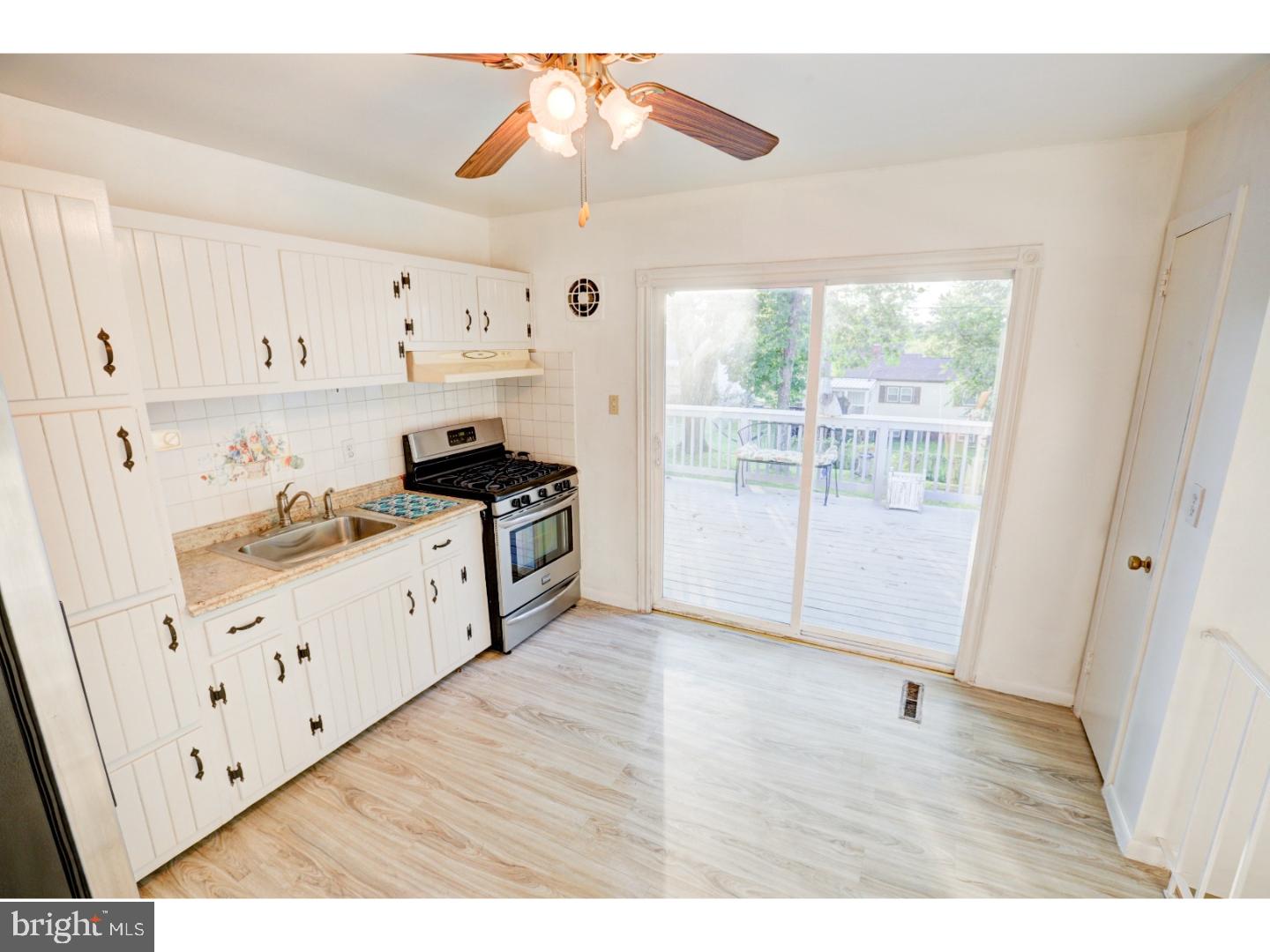 13 Dryden Road New Castle, DE 19720 - Photo 11 of 25 Kitchen