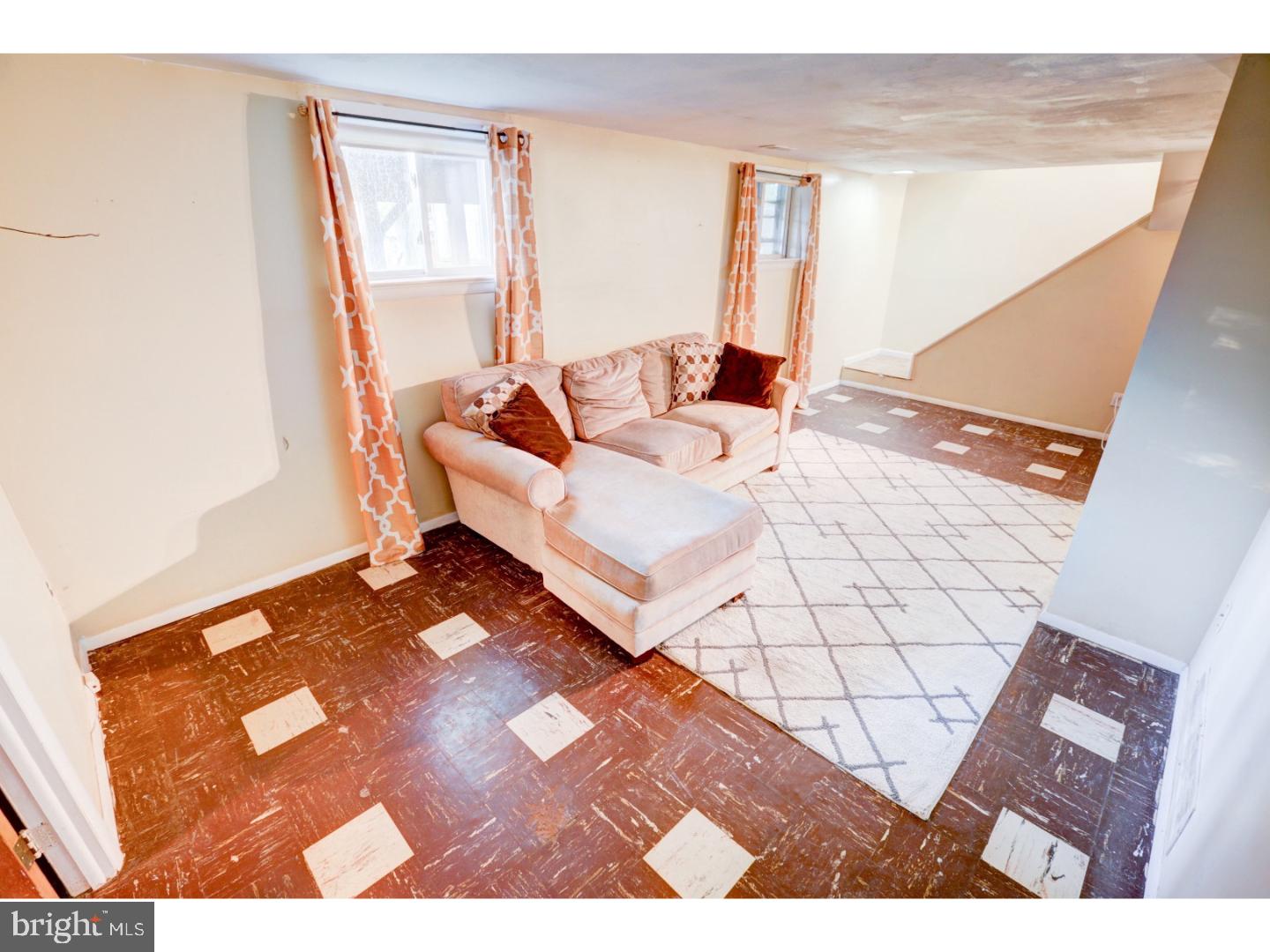 13 Dryden Road New Castle, DE 19720 - Photo 22 of 25 Family Room