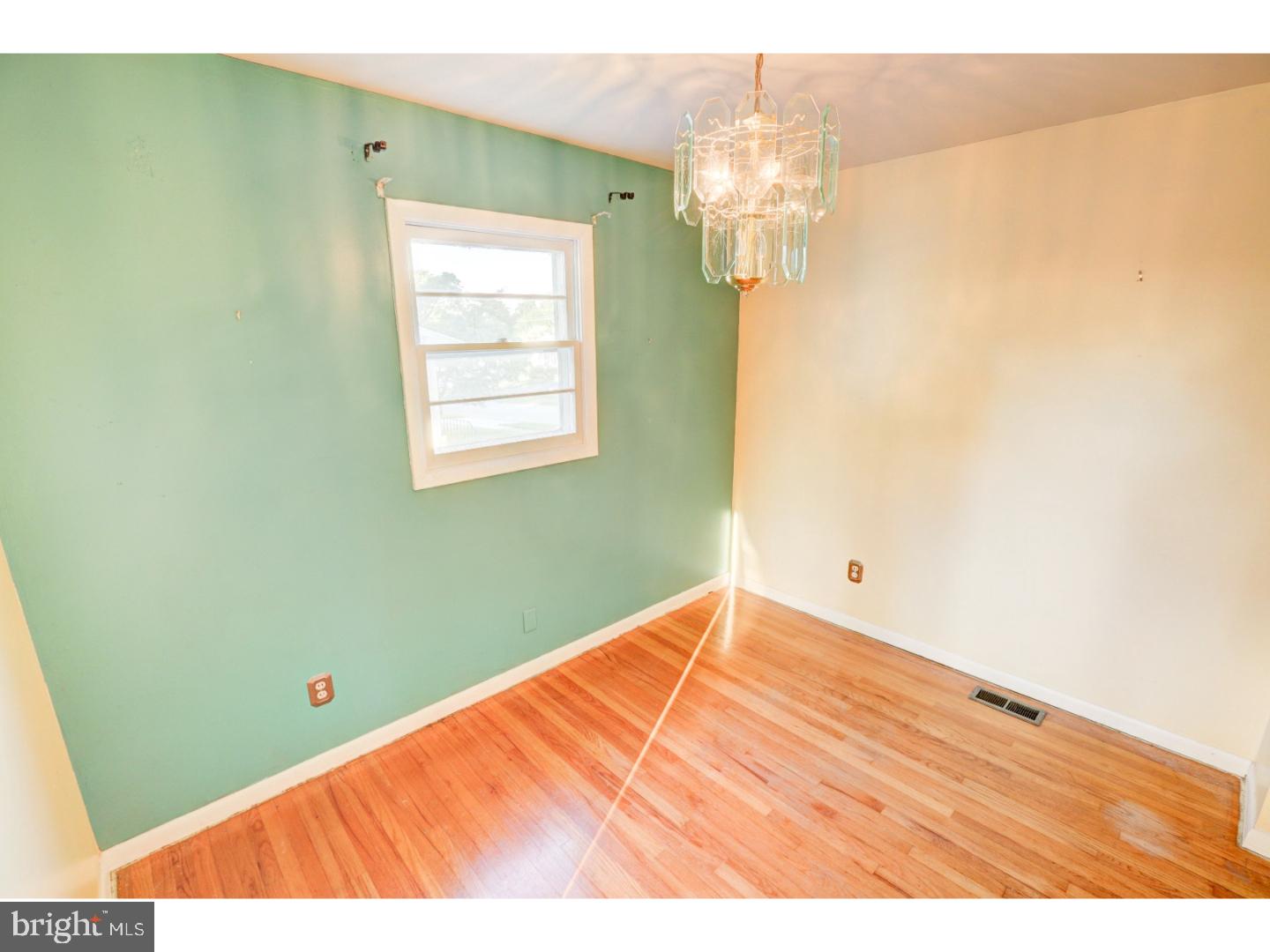 13 Dryden Road New Castle, DE 19720 - Photo 10 of 25 Dining Room