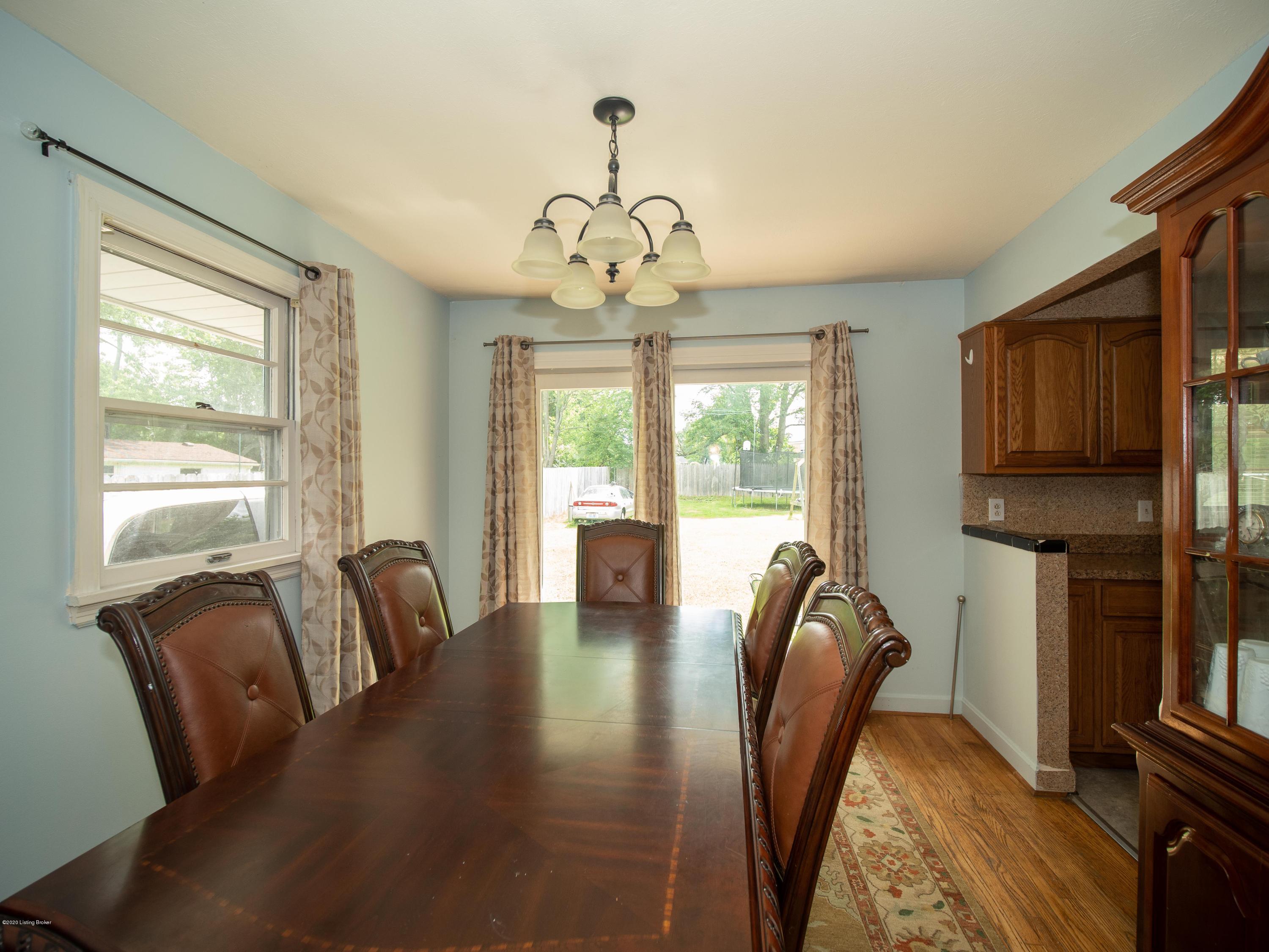6803 Fernhaven Road Louisville, KY 40228 - Photo 14 of 50 6303 Fernhaven Road (30 of 72)