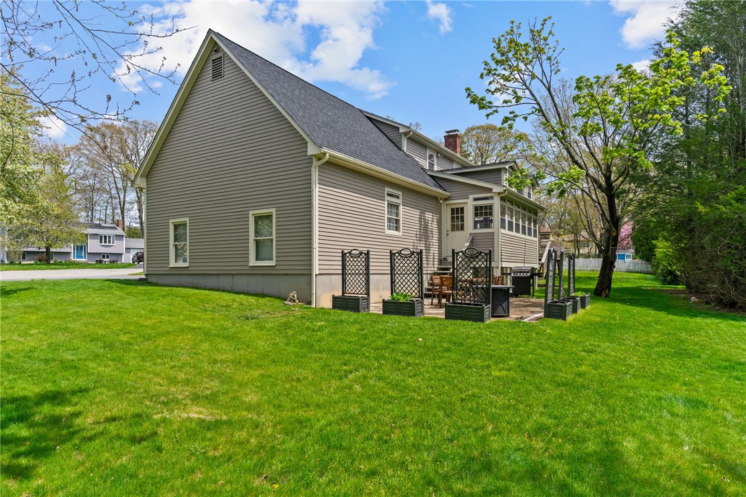 29 Sandy Way Cumberland, RI 02864 - Photo 5 of 50