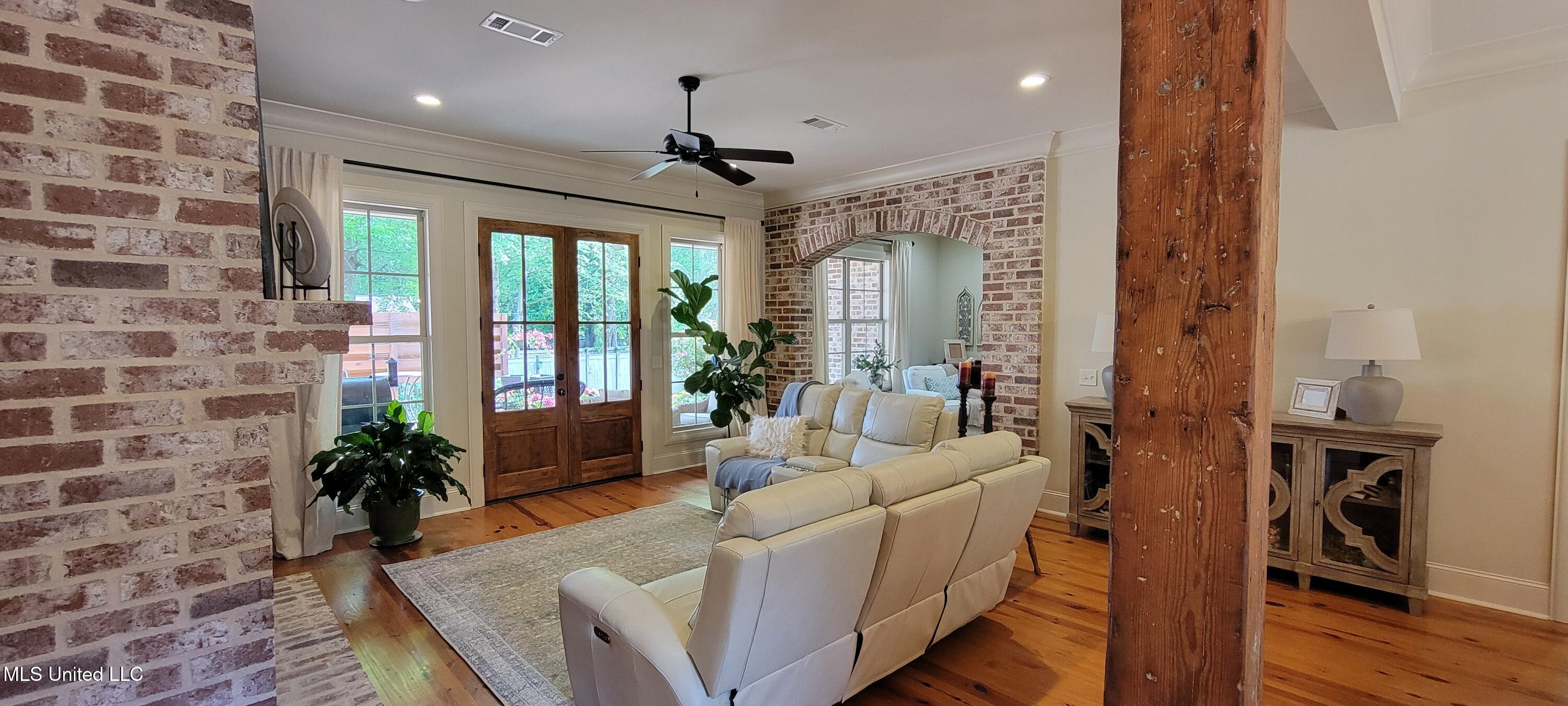 133 Sycamore Ridge Madison, MS 39110 - Photo 16 of 45 20250426_162158