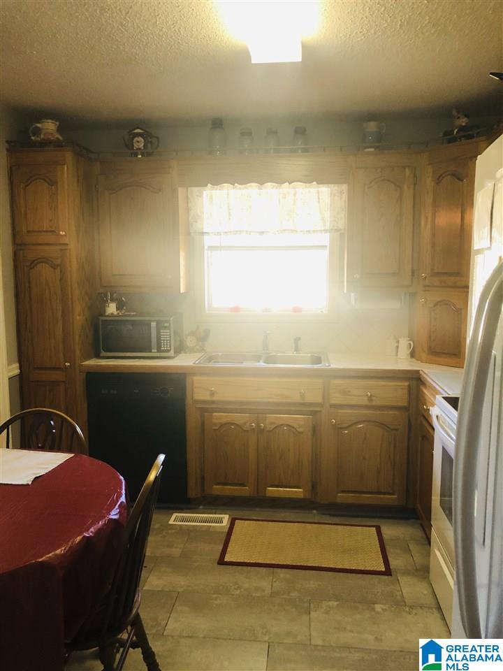 1086 County Highway 7 Hayden, AL 35079 - Photo 11 of 21