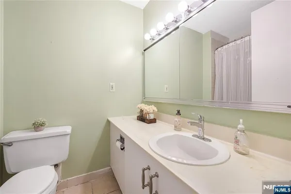 $299,000 | 7004 John F. Kennedy Boulevard, Unit 4A, Guttenberg, NJ 07093