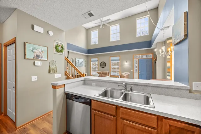 $299,900 | 1249 Majestic Avenue, Unit 316, Maplewood, MN 55109