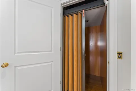 $2,249,000 | 1 Cambridge Court, New Rochelle, NY 10804