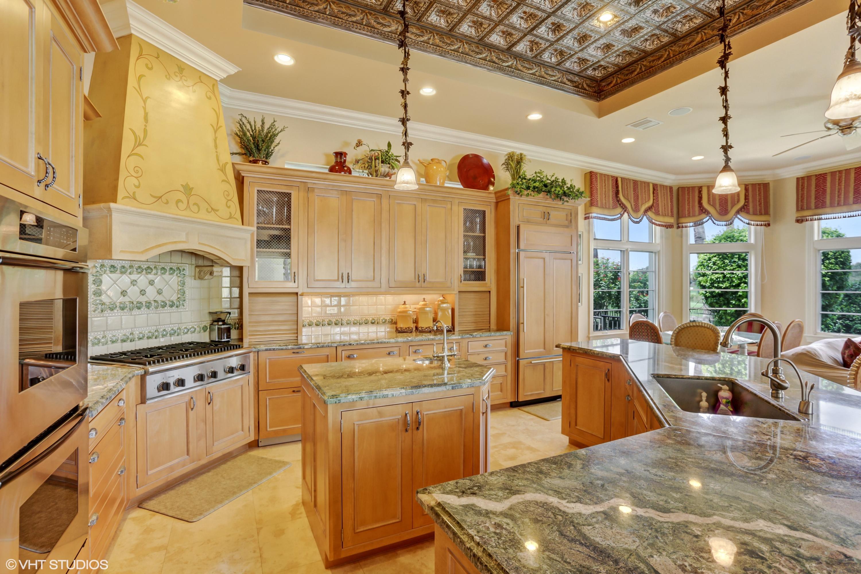 119 Terrapin Trail Jupiter, FL 33458 - Photo 36 of 41 06_119TerratinTer_177001_Kitchen_HiRes