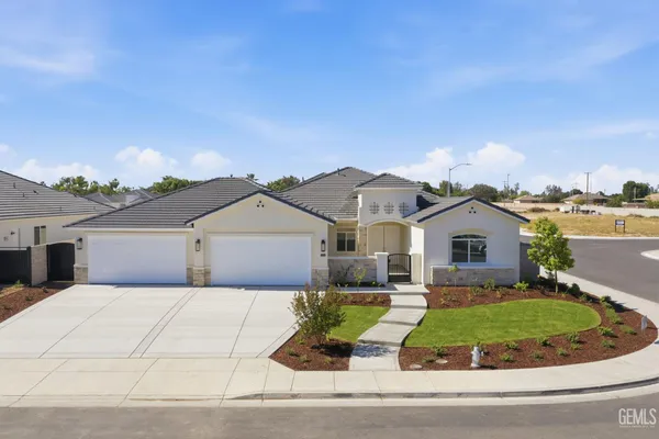 $799,990 | Undisclosed Address, Bakersfield, CA 93314