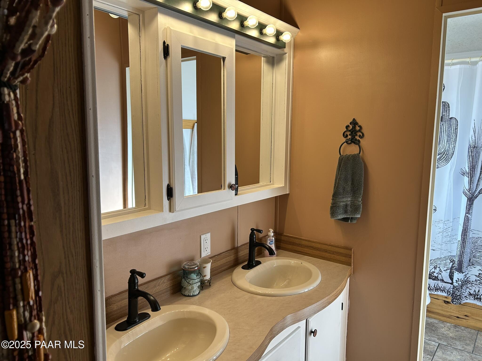 30653 Basconia Lane Seligman, AZ 86337 - Photo 18 of 58 IMG_5587