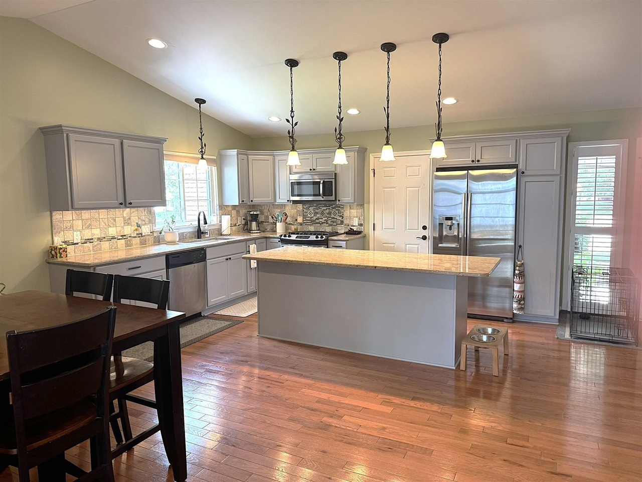 39889 Coronation Road Canton, MI 48188 - Photo 18 of 51