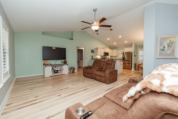 $2,185 | 2200 Jernigan Drive, Crestview, FL 32536