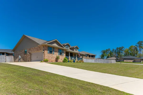 $2,185 | 2200 Jernigan Drive, Crestview, FL 32536