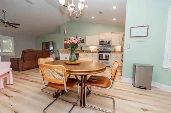 $2,185 | 2200 Jernigan Drive, Crestview, FL 32536