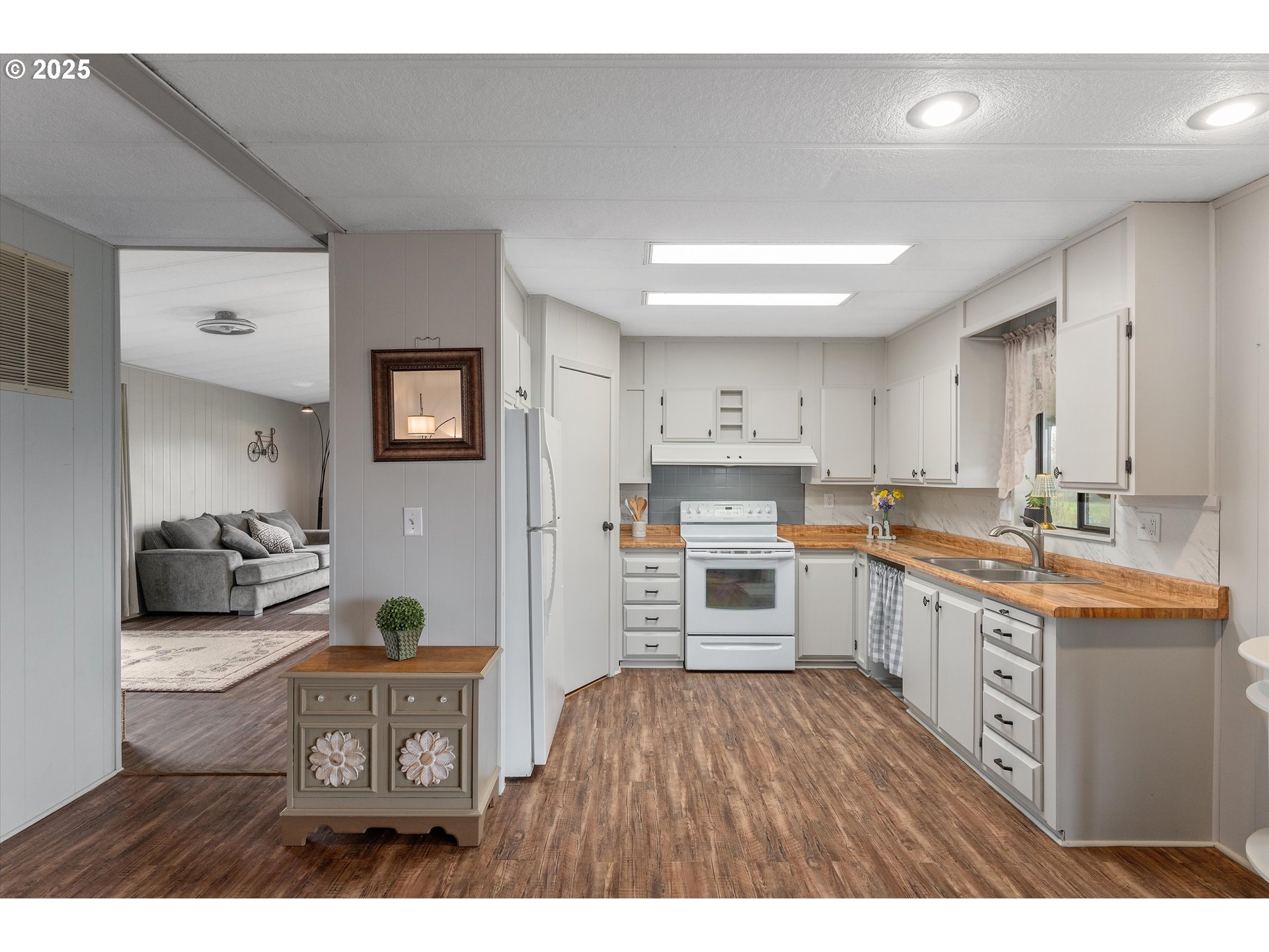 12855 Dyck Road Dallas, OR 97338 - Photo 13 of 44
