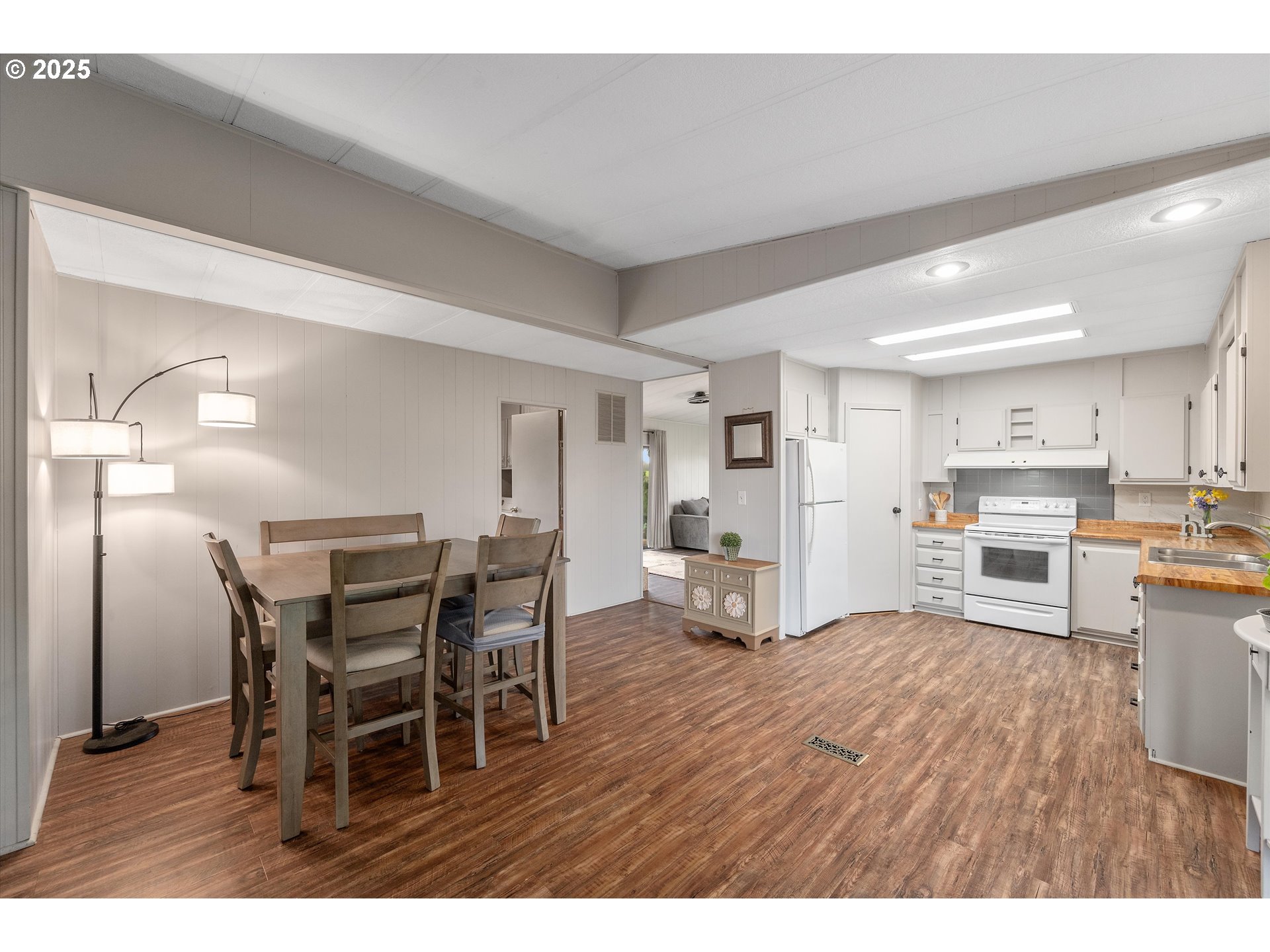12855 Dyck Road Dallas, OR 97338 - Photo 14 of 44