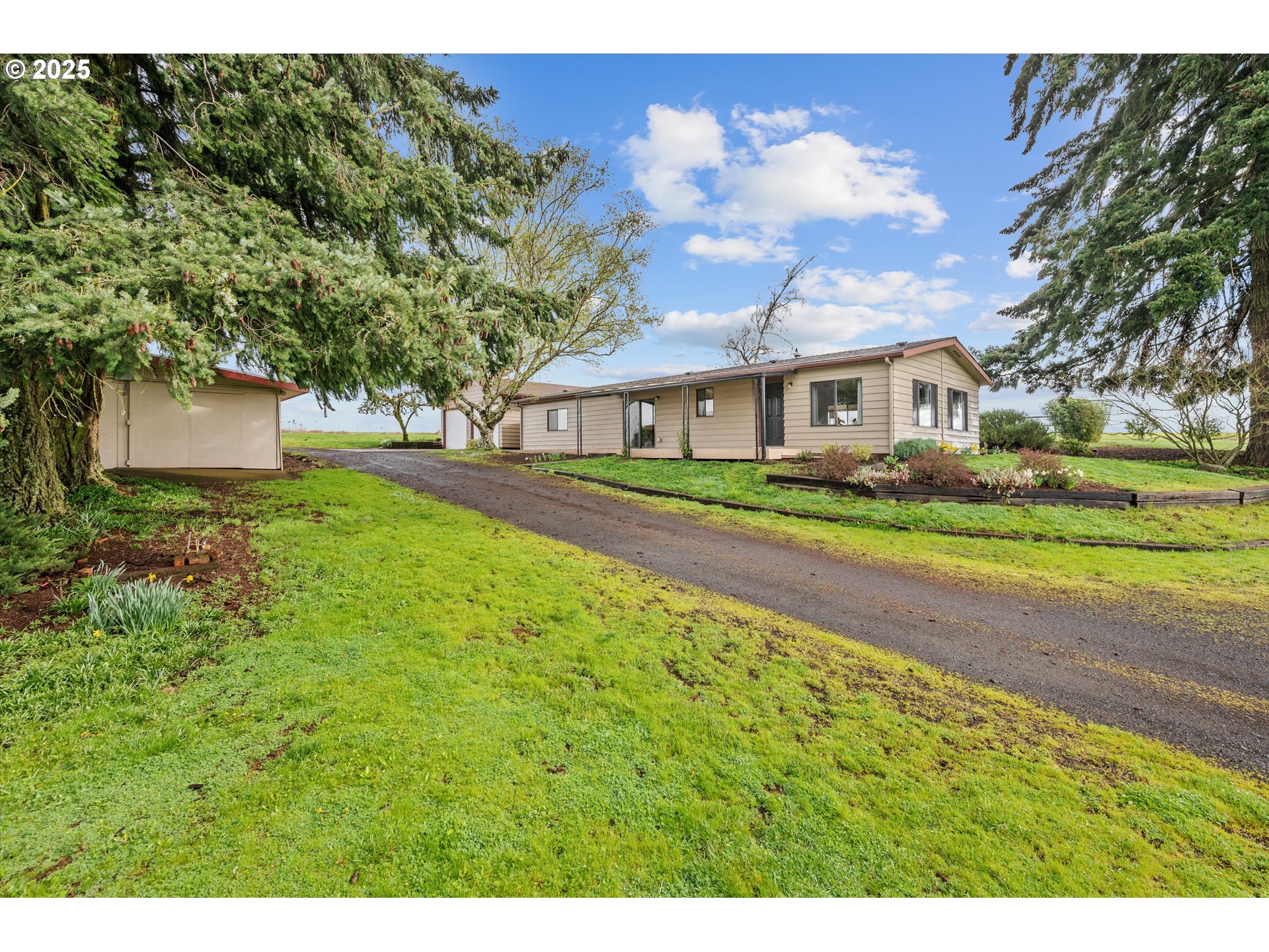 12855 Dyck Road Dallas, OR 97338 - Photo 2 of 44