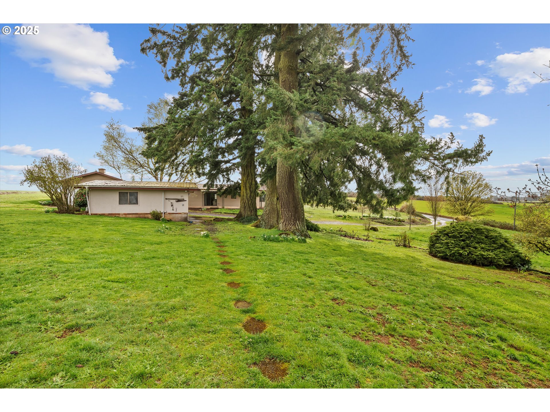 12855 Dyck Road Dallas, OR 97338 - Photo 4 of 44
