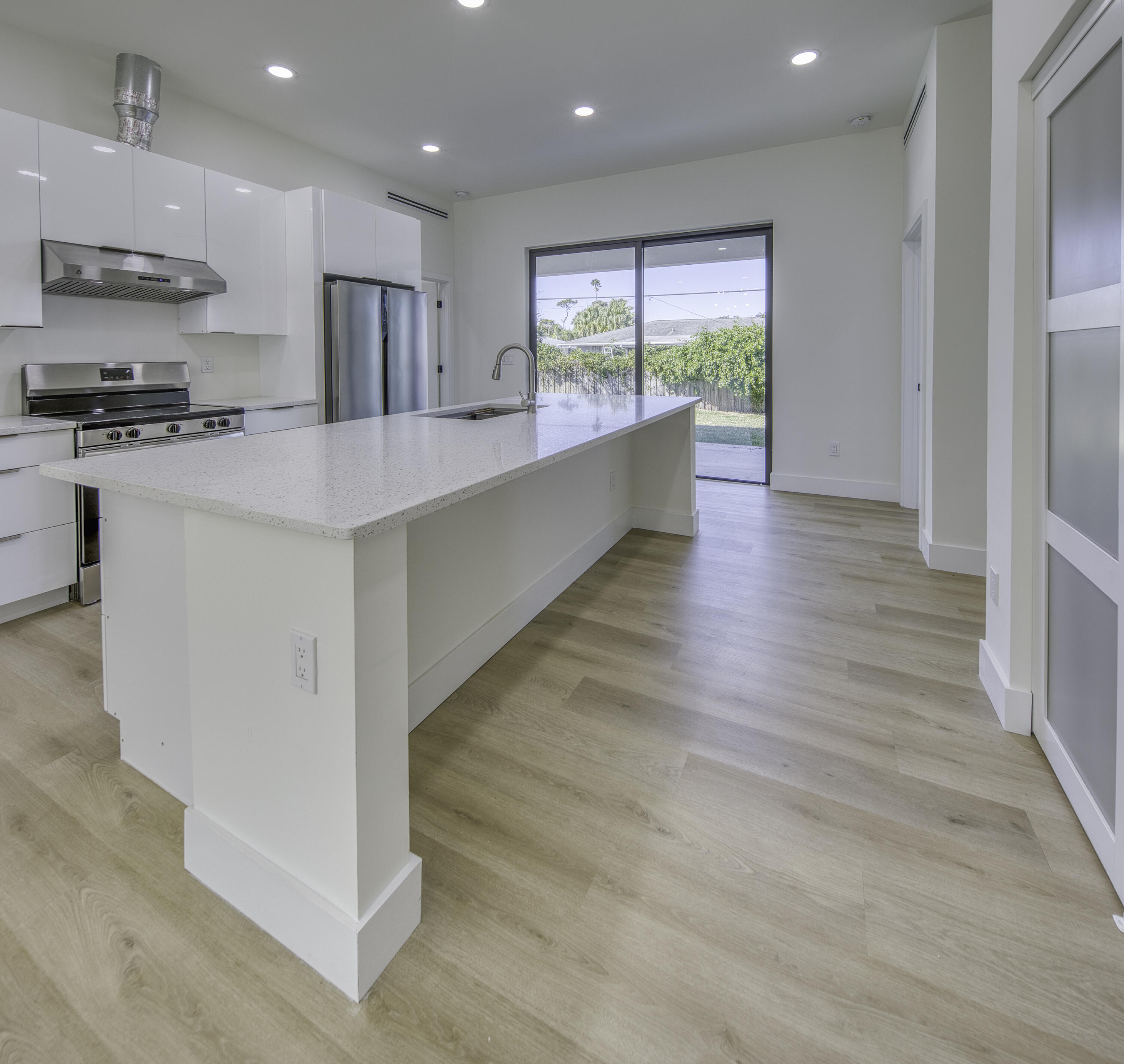 4855 Elmhurst Road West Palm Beach, FL 33417 - Photo 4 of 36 4R7A1327_hdr_panorama