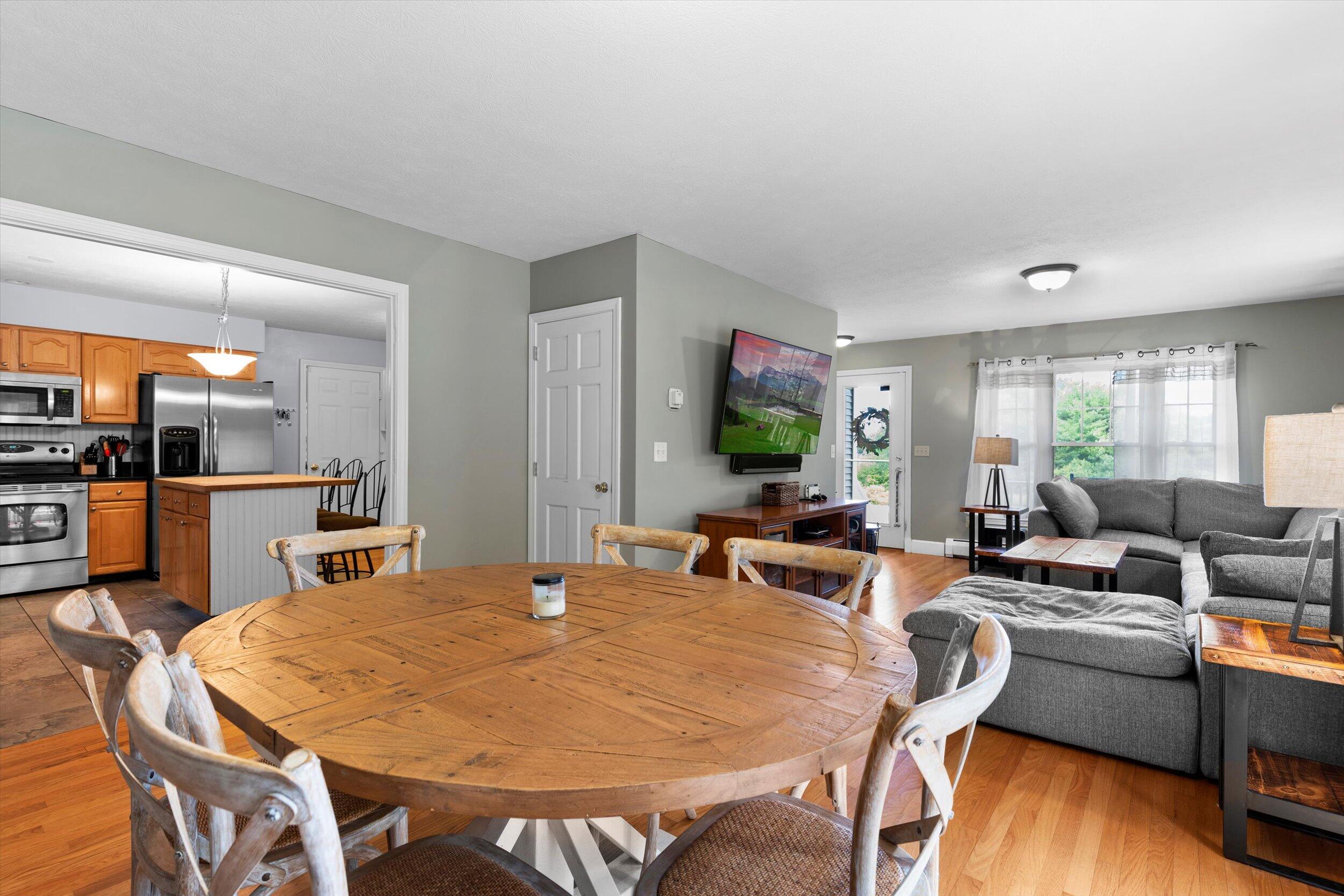 22 Alewive Farms Road Kennebunk, ME 04043 - Photo 18 of 51 DINING / LIVING