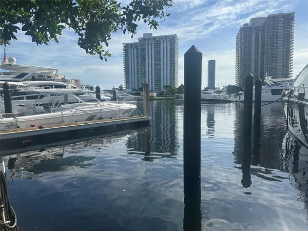 $4,500 | 19777 East Country Club Drive, Aventura, FL 33180