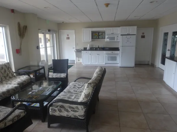 $2,000 | 133 North Pompano Beach Boulevard, Unit 606, Pompano Beach, FL 33062