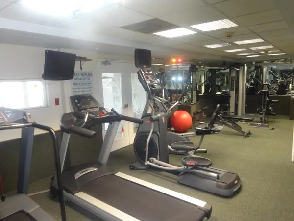 $2,000 | 133 North Pompano Beach Boulevard, Unit 606, Pompano Beach, FL 33062