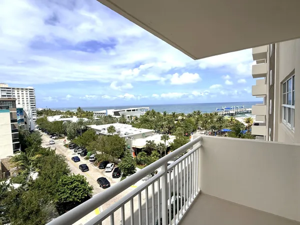 $2,000 | 133 North Pompano Beach Boulevard, Unit 606, Pompano Beach, FL 33062